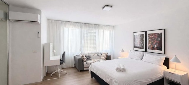 Brunswick 2B Living Near Sydney Rd w/Free Parking