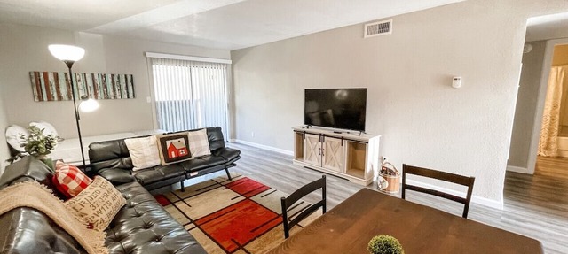 Perfect for Group! 2BR, 2BA with Pool!