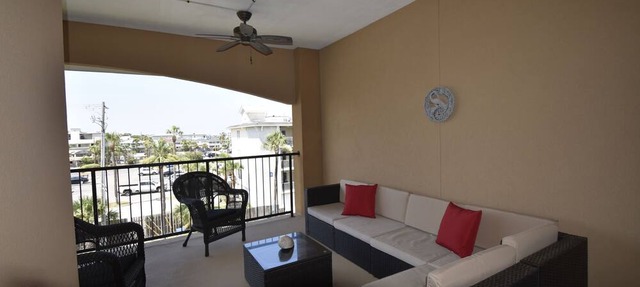 OCEANVIEW; 3-bedroom spacious, beautiful condo with free Wi-Fi & parking