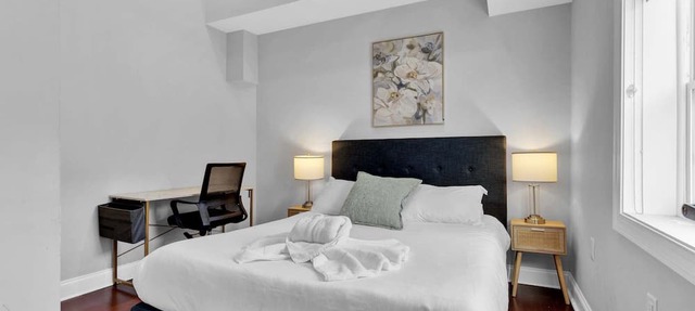 Bright 1BR Retreat | Sleeps 4 | by Liberty Bell