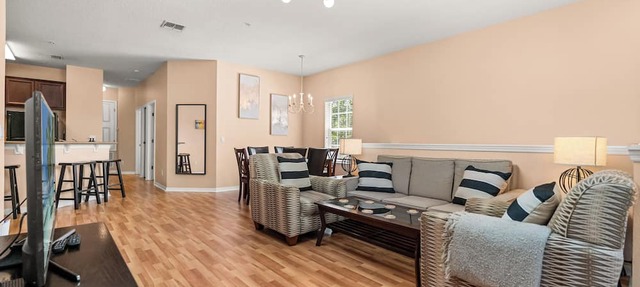 Warm&Sunny 3/2 condo 10 min to Disney, Amazing Pool, Long Term Welcome