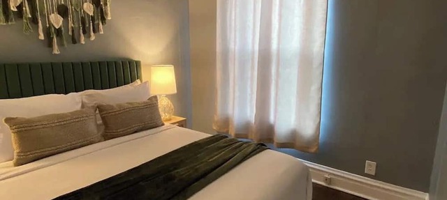 Luxurious 3 Bedroom Apartment in Chicago