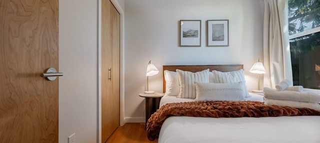 The Seaview Vista| Stylish 2BD w/Rooftop Views