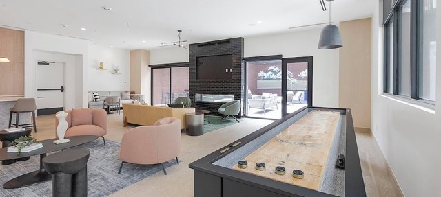 Landing | Stylish 1BD, Rooftop Lounge, Gym