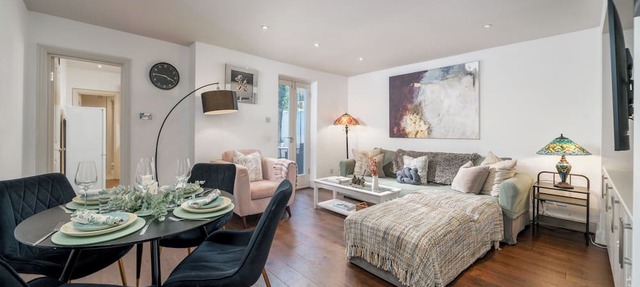 Niru Experience Hidden Gem In Chelsea 2BD 2BA