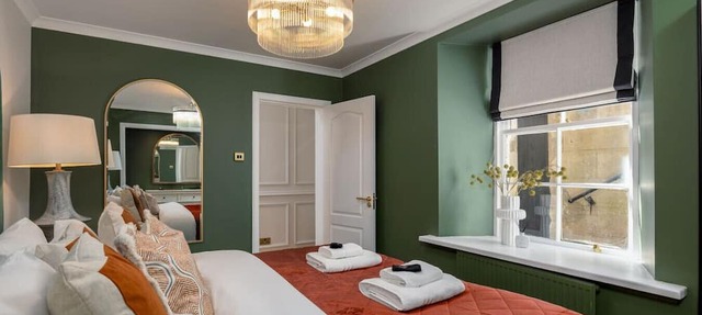 Emerald Suite, The Stirling Residence