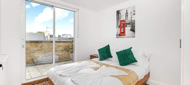 90sqM 3BR 2Bath 2Balcony 99" TV Suit Family of 6