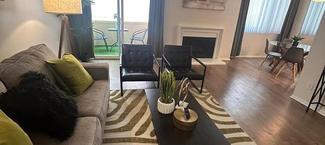 1 BR Oasis Beverly Hills, Parking, Pool, & Fitness