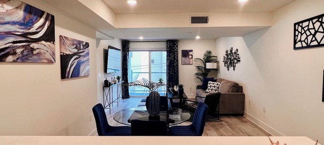 Luxury 2 BR in Century City w/Parking & Washer + Dryer