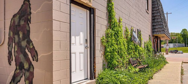Downtown Beulah Pet-Friendly Apt Near Lake & Shops
