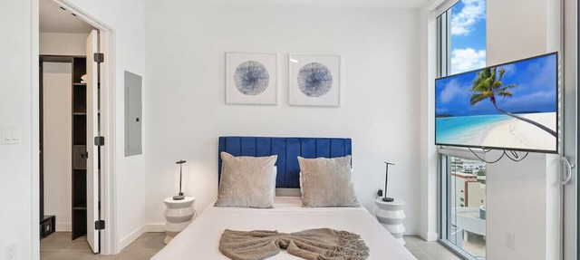 Chic Downtown Studio With Rooftop Pool and Gym