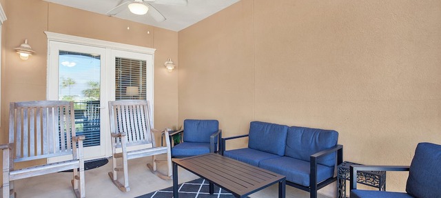 Pool, Hot tub, easy access to beach, shops, pier, and NEW ELEVATOR. Pet friendly