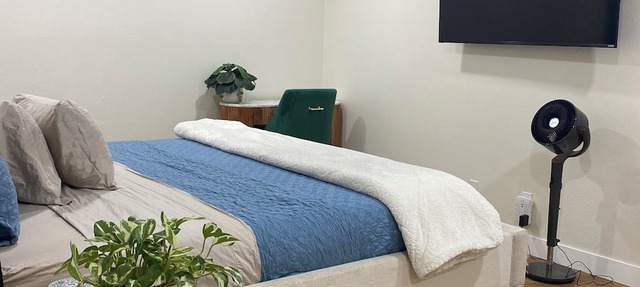 Modern Golden Triangle Condo Perfect for Extended & Corporate Stays