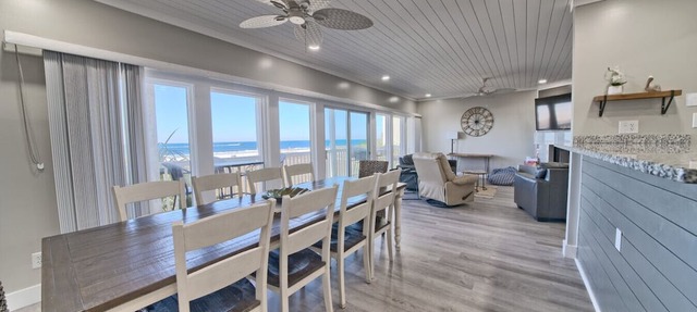 Newly Remodeld Ocean Front Steps to the Beach