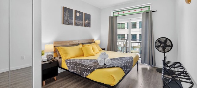City+Water View Gem- Walk DT | Parking, Pool, Pets