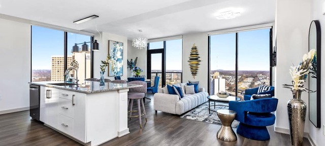Azure Heights: 21st Floor Designer Condo | Walk to MAJOR INTERNATIONAL SPORTING EVENT, Skyline Views