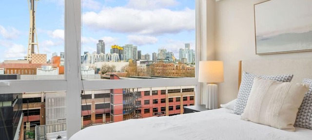 Space Needle Views | Vivid Suite