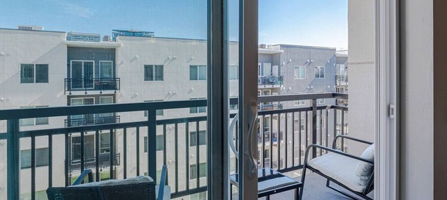 Convention Ctr 2BR/2BA Luxury Apartment Pool, HTub, Theatre