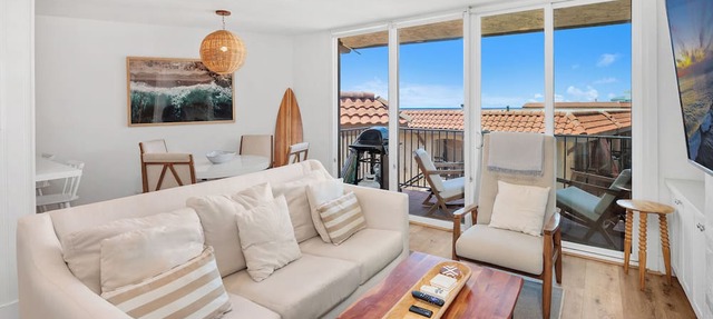 Dolphin's Drift - Top floor corner unit with ocean views
