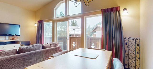 Cozy alpine escape with modern comforts, scenic views and great shared amenities