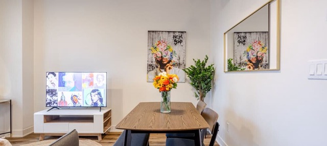 Trendy 1BDR Apartment in the Heart of DT MTL