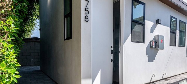 Scandinavian-Style 1BR Apartment BUILT 2024 (p80)