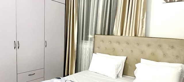 Stylish 3-BR Apartment Near Beach, Airport & Restaurants