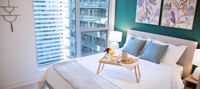 Luxury Downtown Condo, Steps to CN Tower