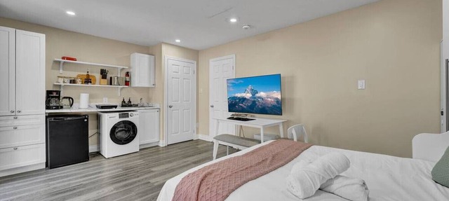 Stylish & Pvt. 1 BR & Bath Apt w/Free Parking