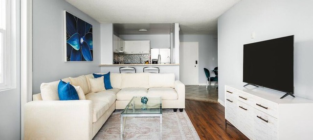 2-bedroom apartment in wonderful Redondo Beach with WiFi, pool, jacuzzi, gym,