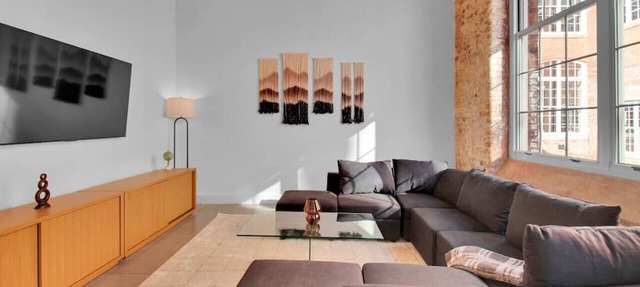Relaxing & Luxurious Stay | Steps from Downtown!