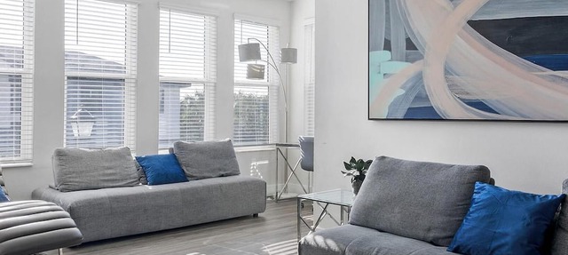 Landing | Modern 2BD, Pool, Gym