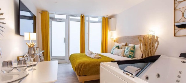Love room - 2P with Jacuzzi