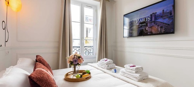 Intimate private room - 2P- Pigalle/Moulin Rouge