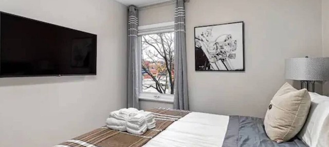 Modern St. Clair West Suite w/Private Patio & BBQ
