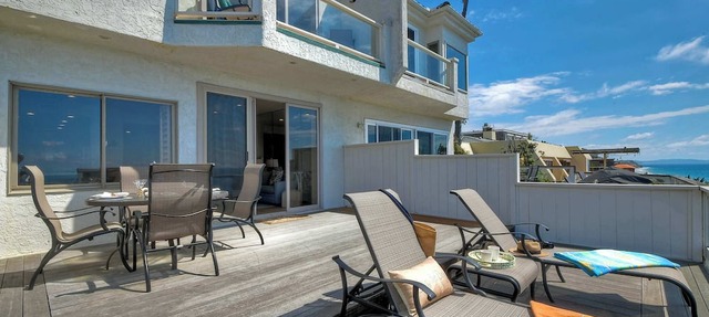 Beachfront Sunset - Encinitas Getaway with Private Balcony