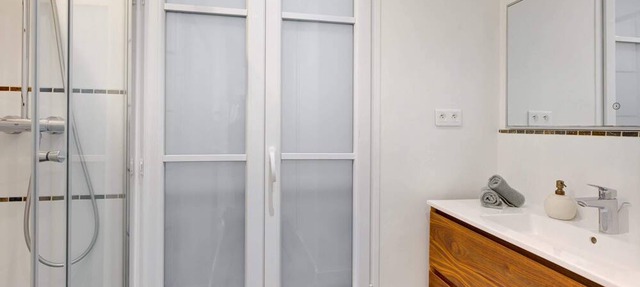 3BR Golden Triangle – 300m from Champs-Élysées