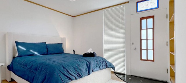 Coastal Retreat Steps from the Santa Monica Beach