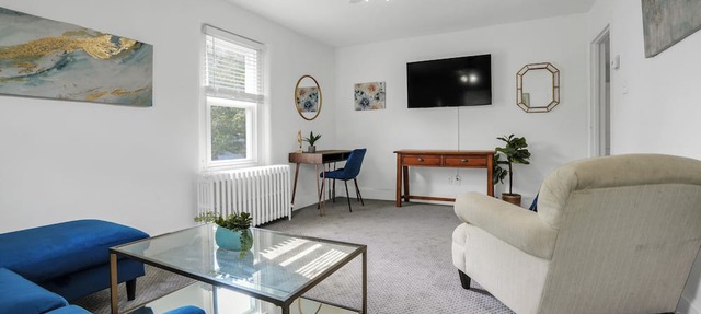 Huckleberry Haven: 4-bedroom Luxury Apartment