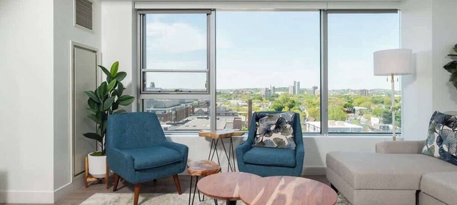 Central Serene Condo King Bed by MIT Harvard GYM
