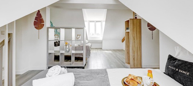 TheBlueStay 136 - Beautiful Duplex Apartment