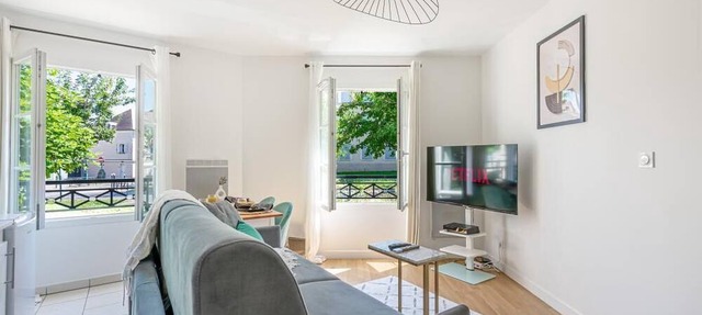 Magical stay 10 minutes from Disney, parking & comfort included