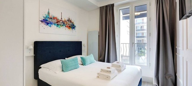 Modern apartment & terrace - 2BR/6P - Near Nation