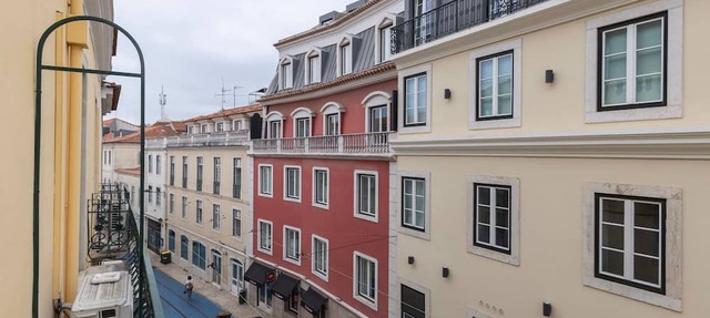 Chiado Center 1BDR Flat by LovelyStay