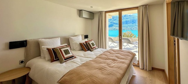 APARTMENT with private terrace & lake view/200 meters from lake & bike path