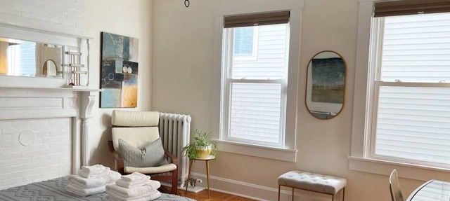 A Peaceful Oasis on Munjoy Hill: 1st flr - 3BR + parking