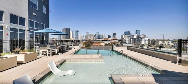 The Gulch Between Nashville's Music Row/Downtown Luxury Apt. walk to Broadway.