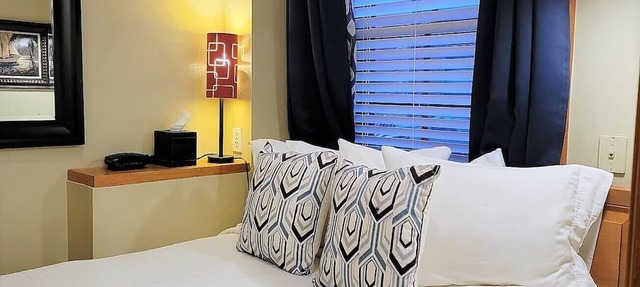 Special! One of VRBO's Most Popular! L@K 1.5 miles to center of Attractions!