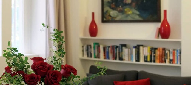 Steps from the Seine and Musee d'Orsay! Elegant 1-bedroom.