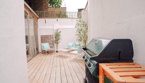 Notting Hill, Victorian 3 Bed with 2 large Living